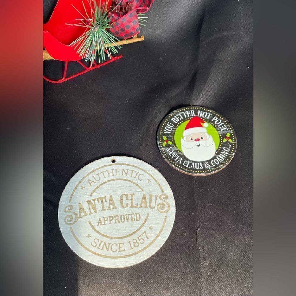 🎄❤️🎄 Santa Claus Christmas Theme Round Magnets Excellent Preloved Condition